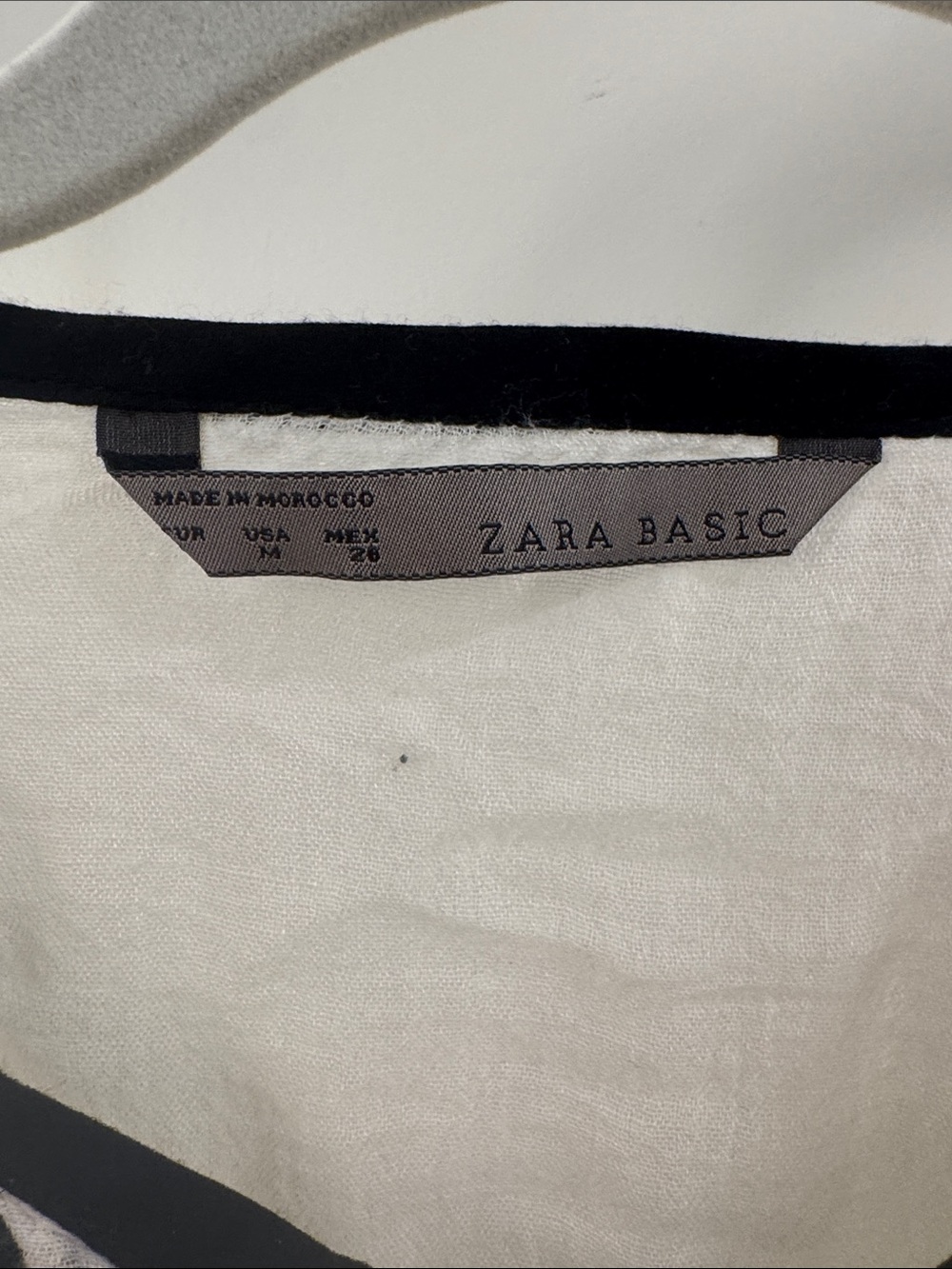 ZARA Lightweight White Ruffle Blouse with Contrast Trim - Picture 2 of 3
